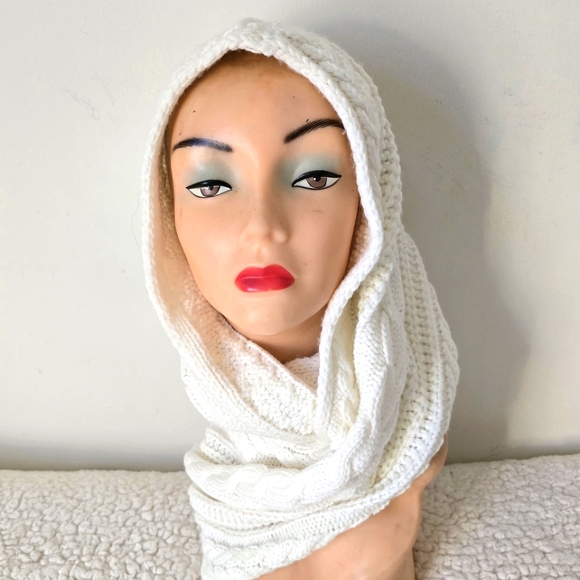 Winter White Cable Knit Infinity Scarf - Picture 10 of 10